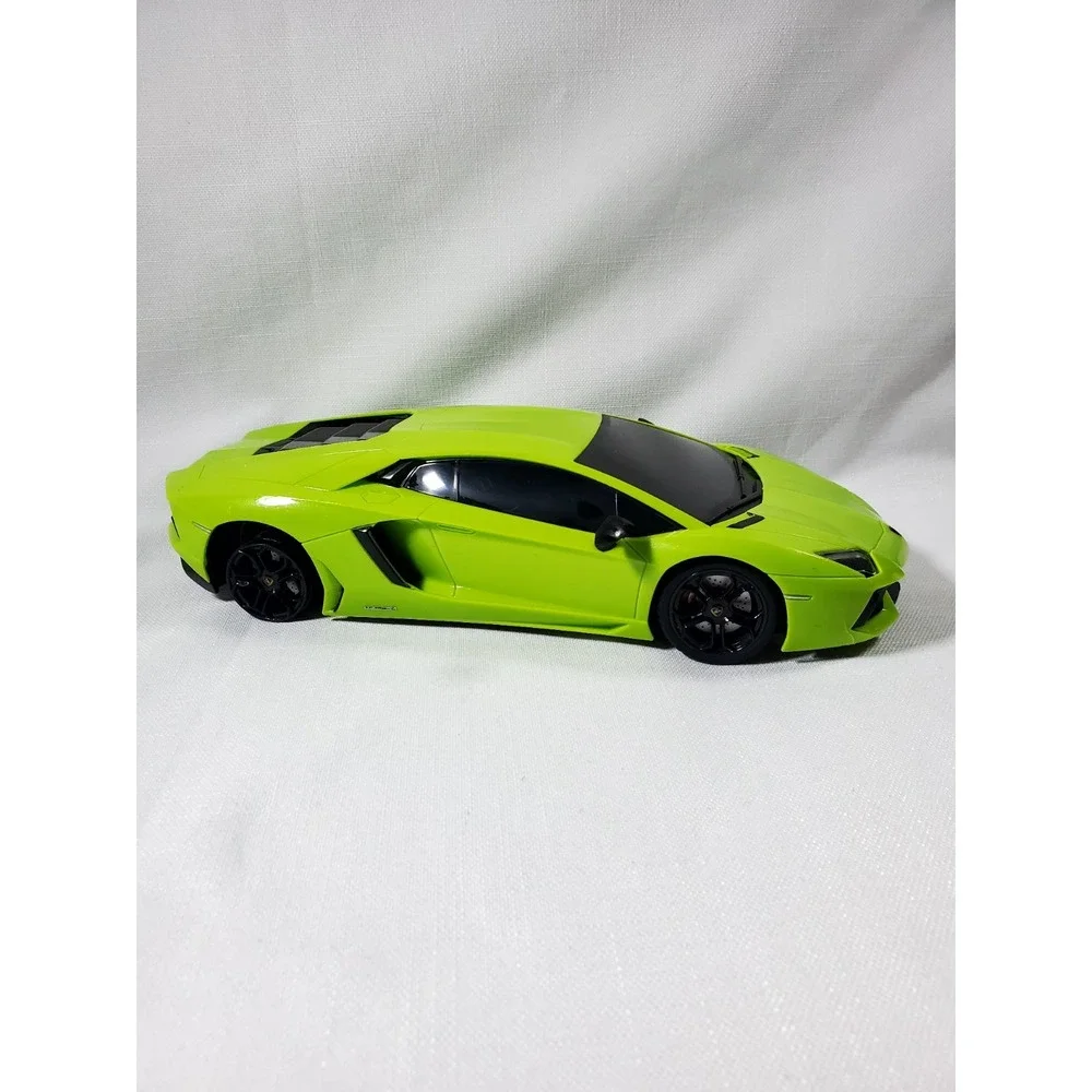 Licensed Lamborghini Aventador LP700-4 RC Green - NO REMOTE‎ - UNTESTED